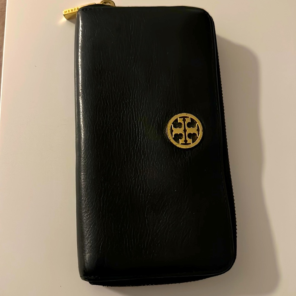 Tory Burch long wallet